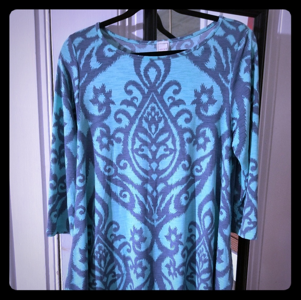 Turquoise and gray tunic with pockets